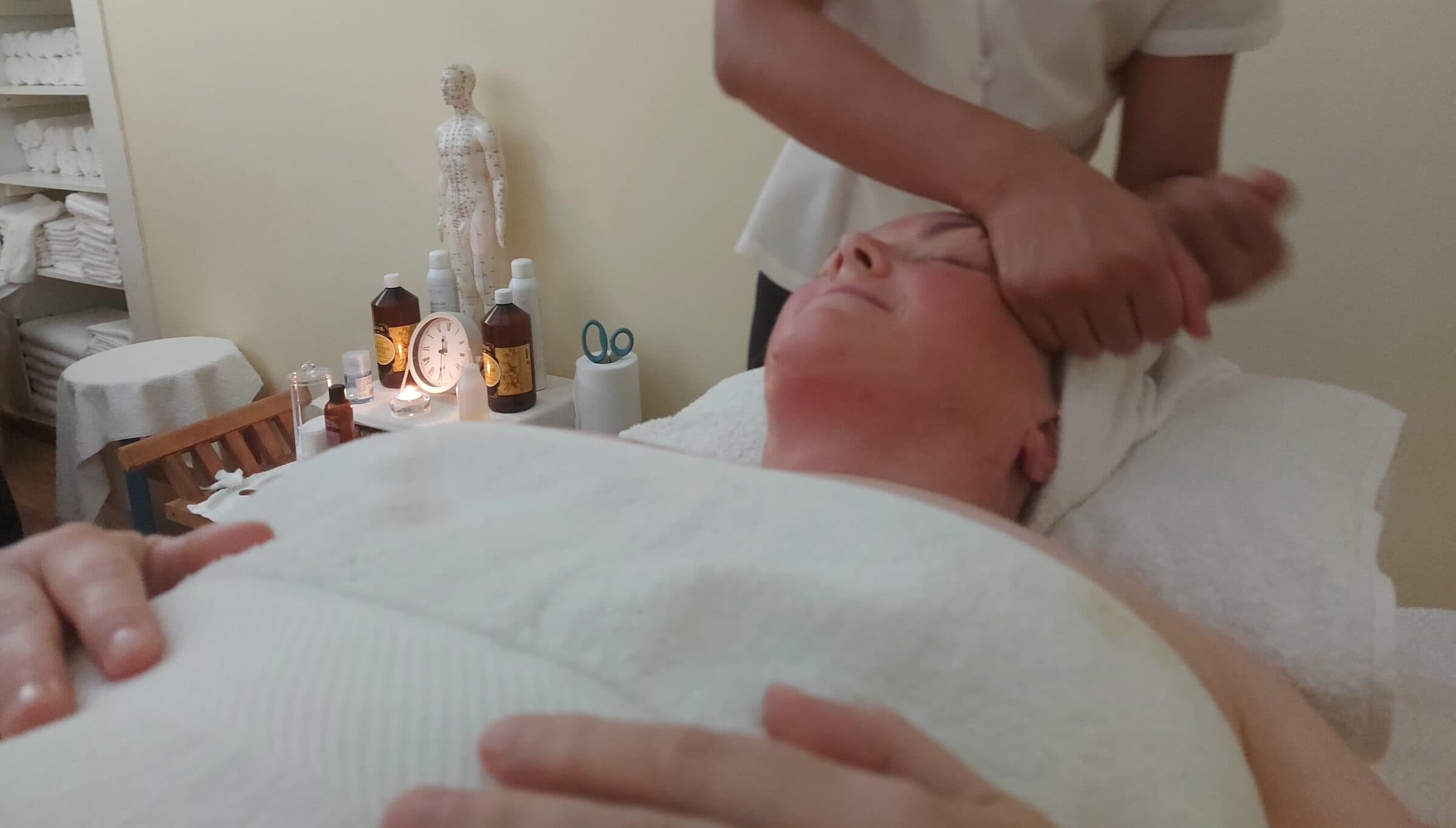 Face-Lifting-Massage